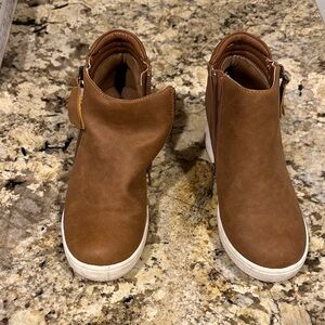 Dream Brown Ankle Boots with White Soles